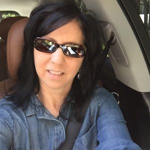 Meet your Posher, Deana